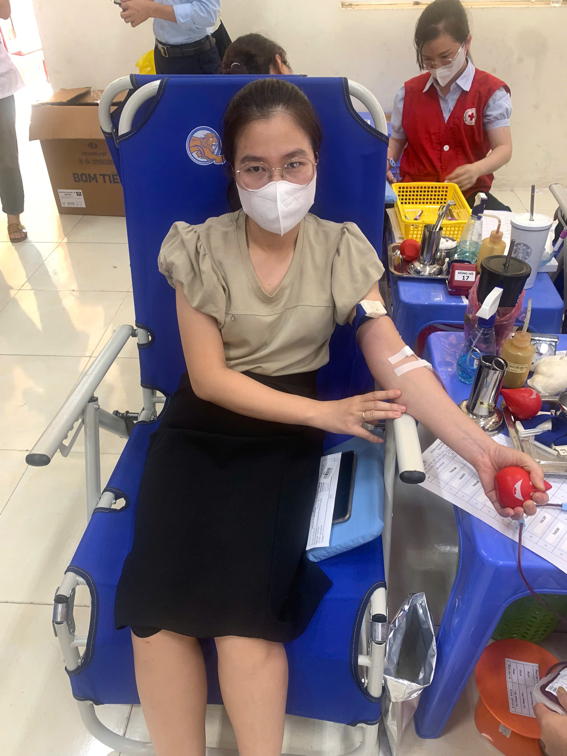 hiến m&aacute;u 1.jpg