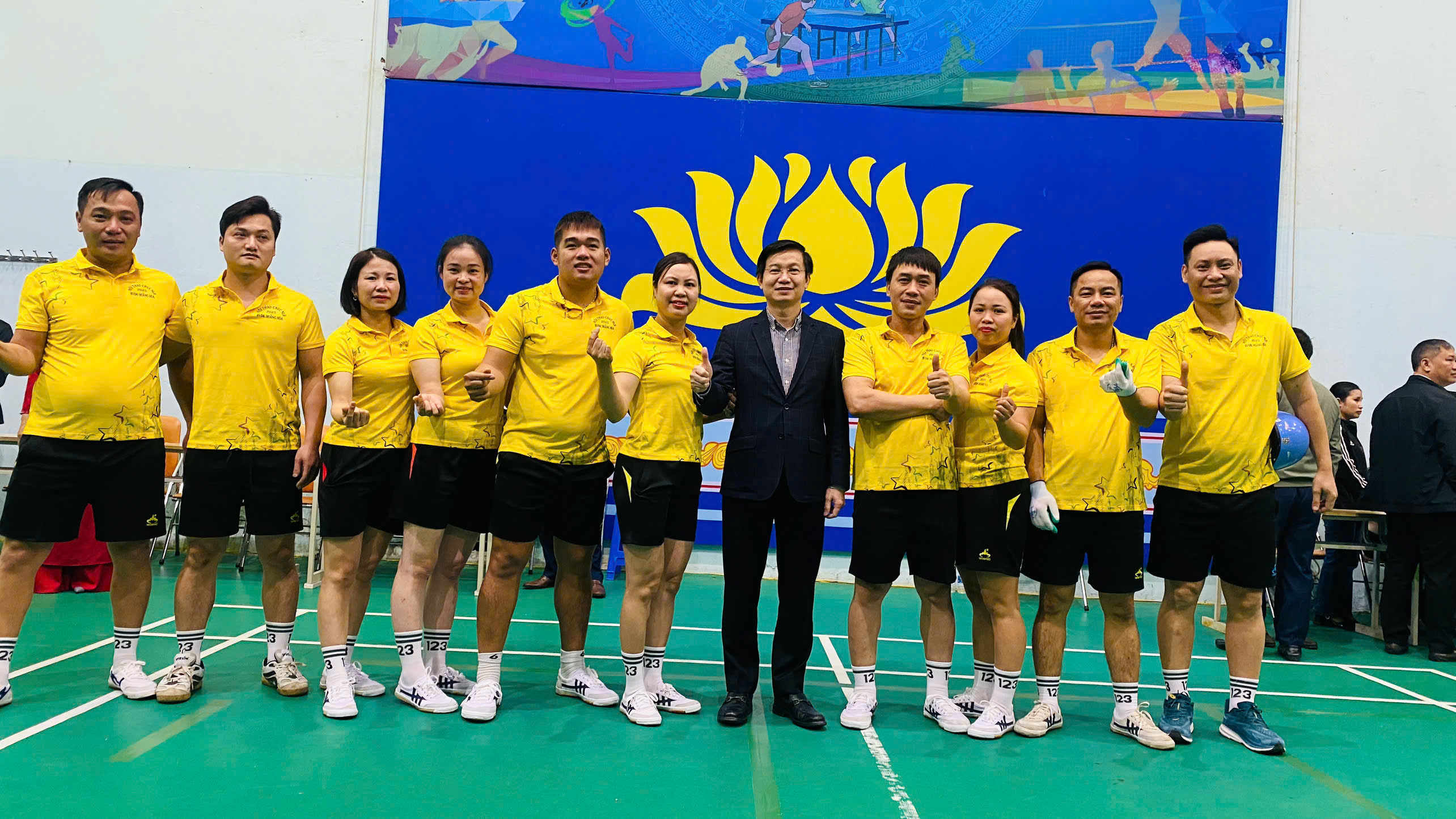 ảnh đội k&eacute;o co.jpg