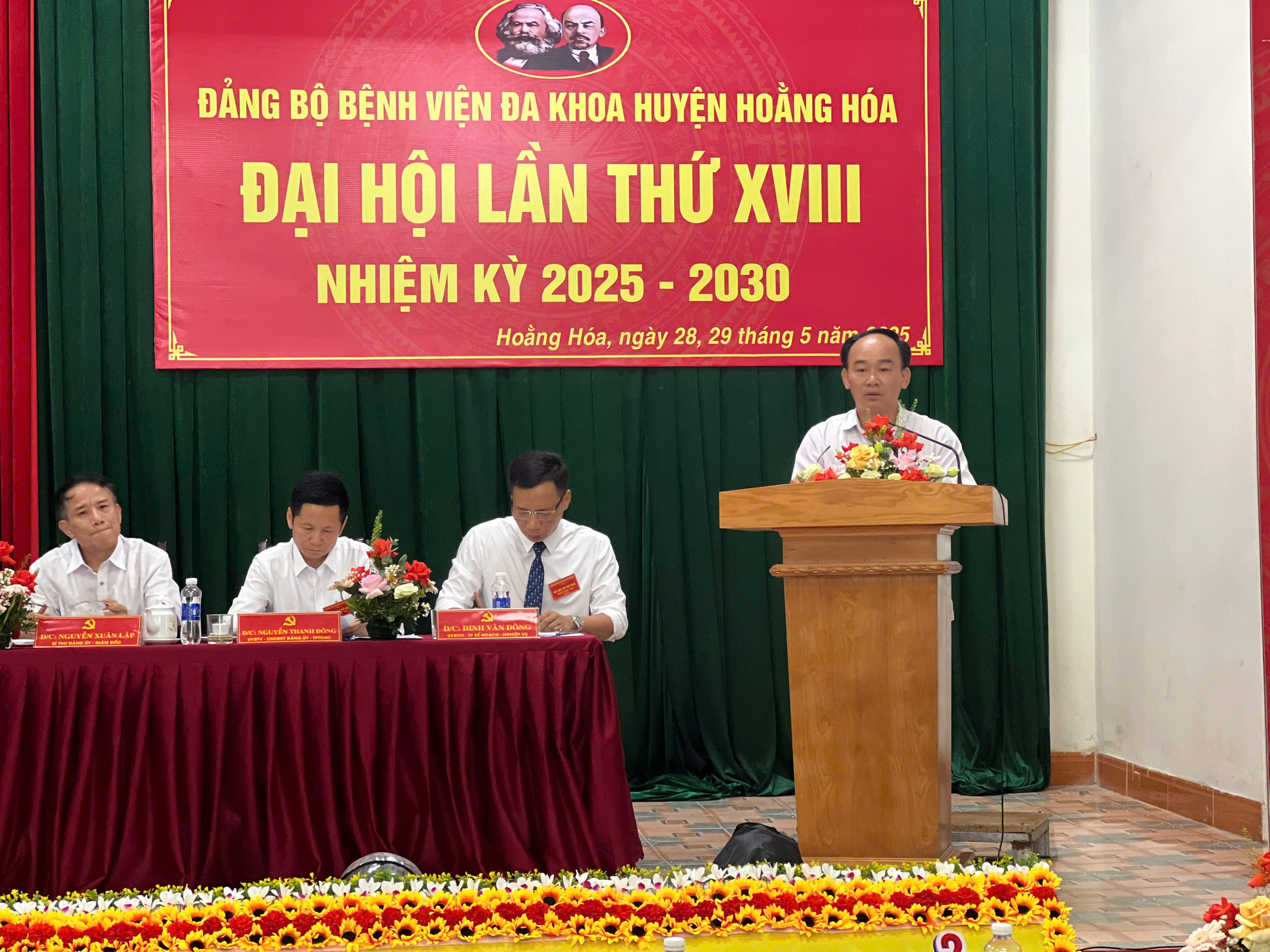 b&aacute;c văn.jpg