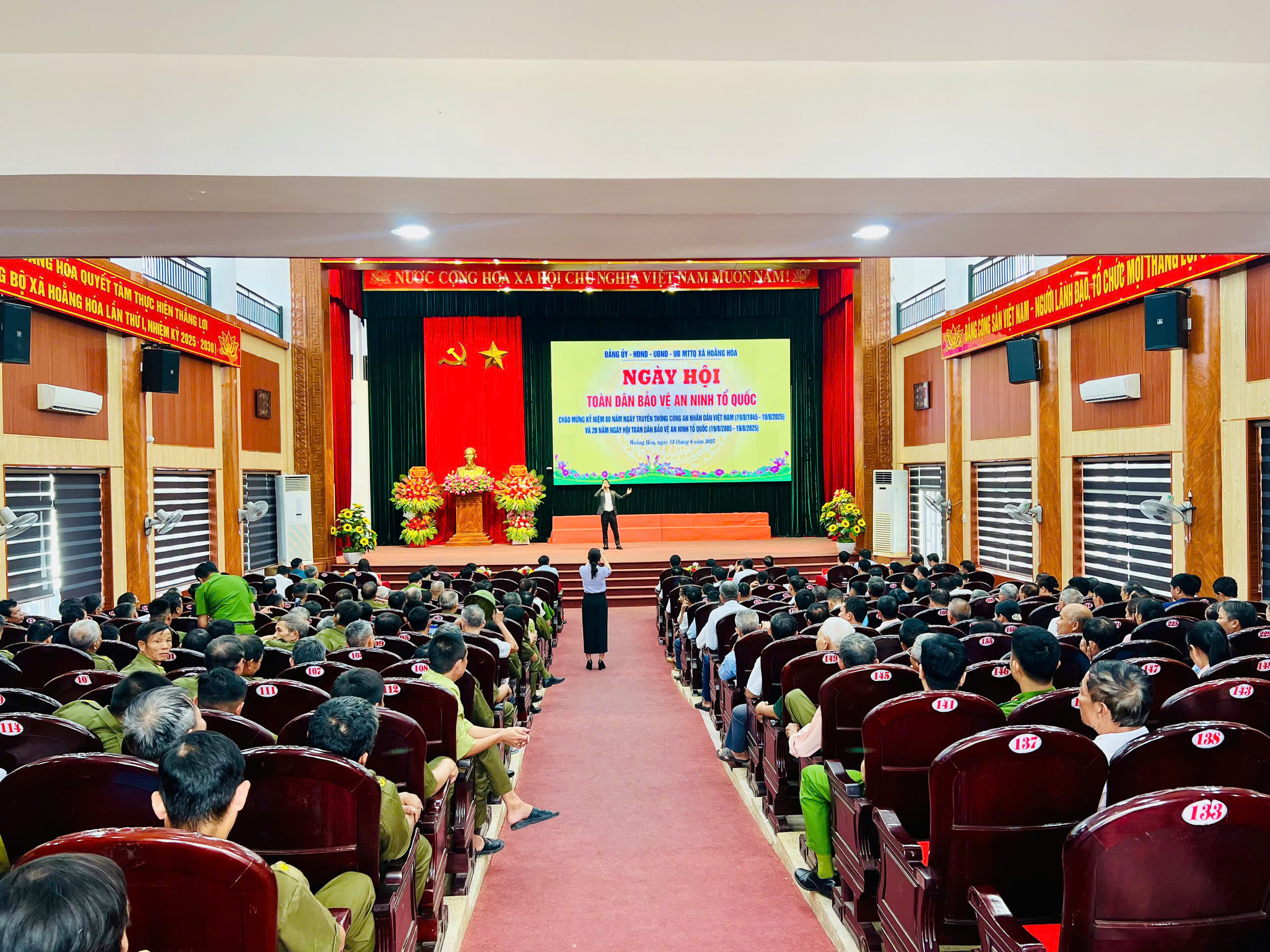 hội trường.jpg