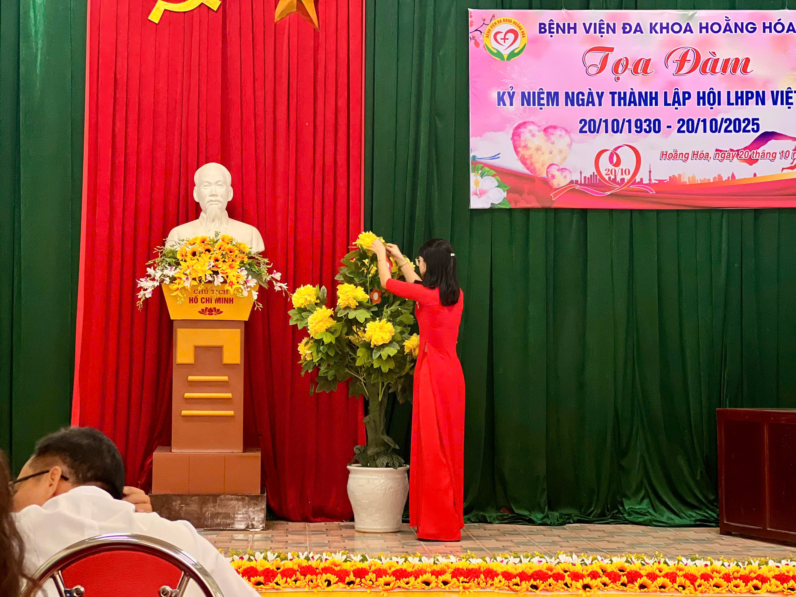 gen-h-ban Hợp h&aacute;i hoa d&acirc;n chủ.jpg