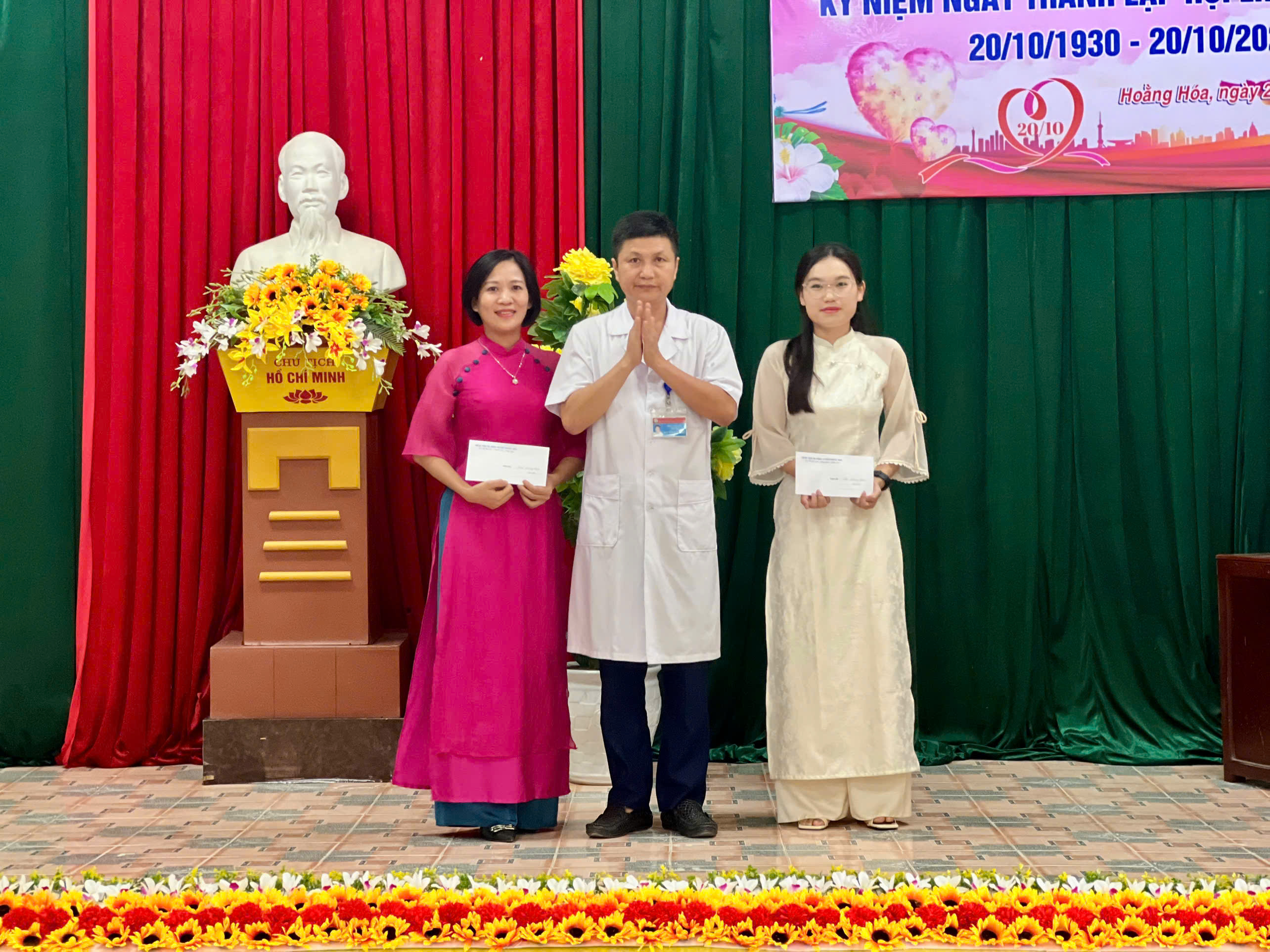 gen-h-b&aacute;c triều tro qu&agrave;.jpg