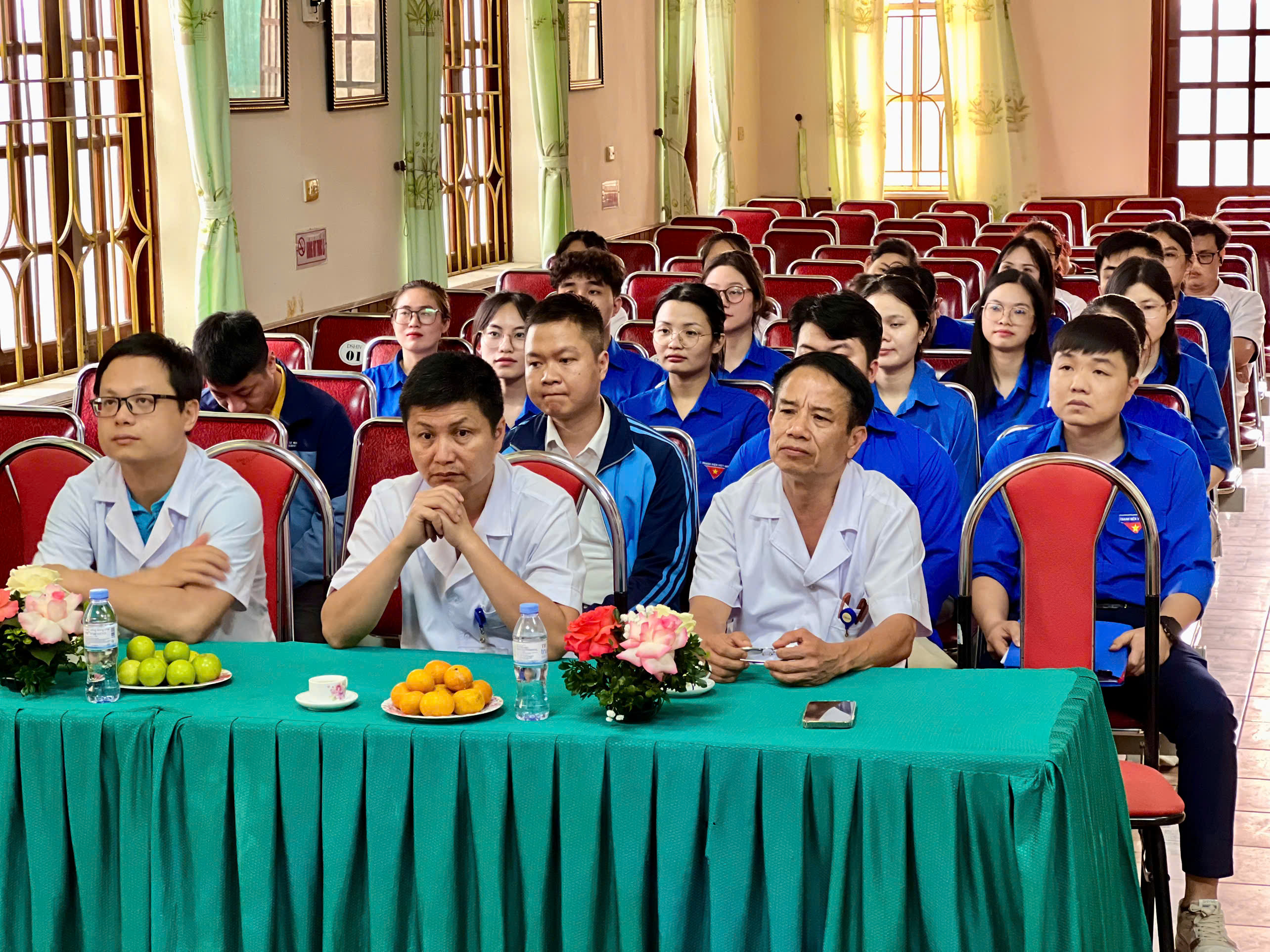 to&agrave;n cảnh.jpg