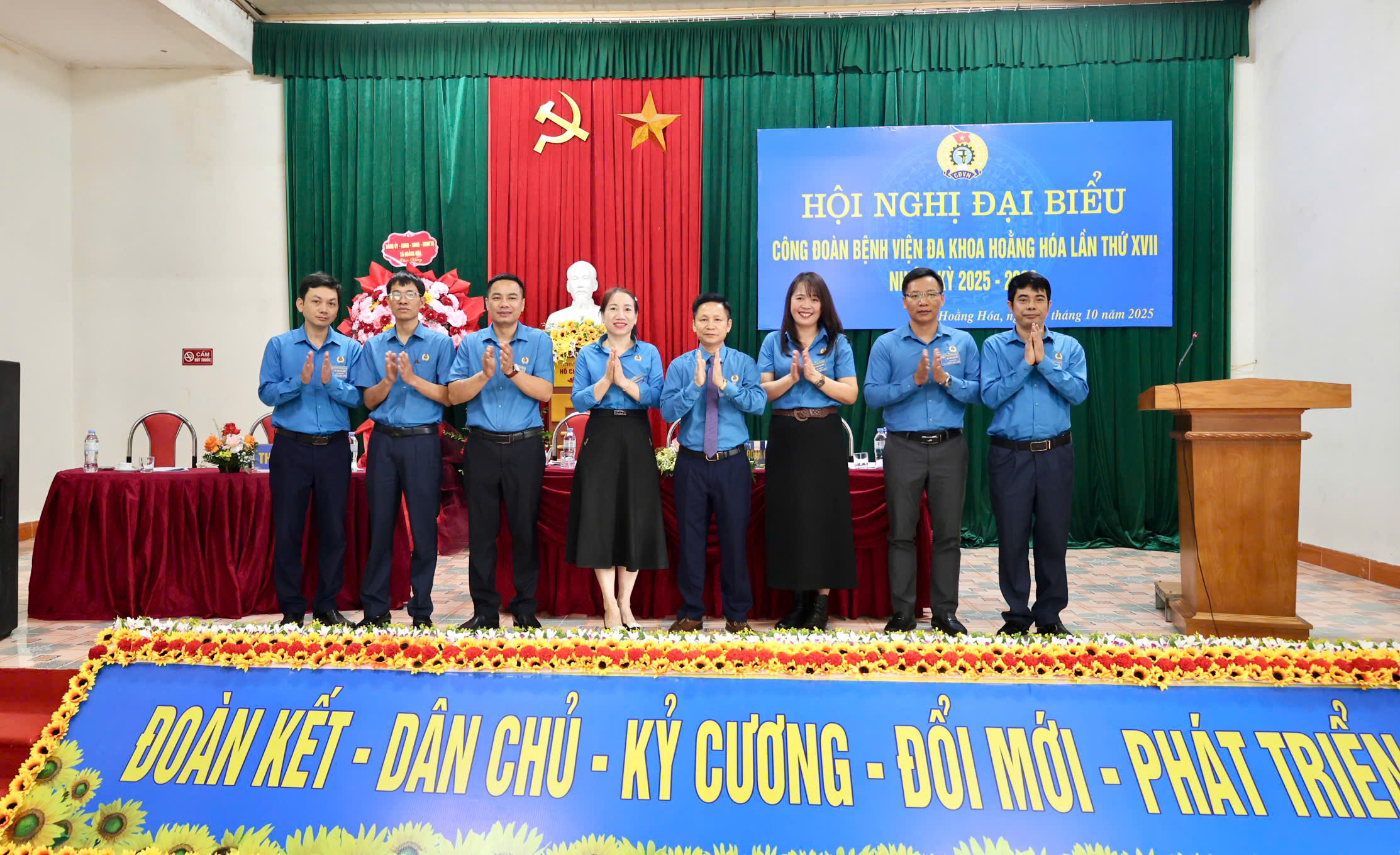 Giới thiệu Ban chấp hành đảng bộ Bệnh viện